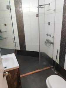 Bathroom Image of 2000 Sq.ft 3 BHK Builder Floor for rent in Kirti Nagar New Delhi for Rs. 50000