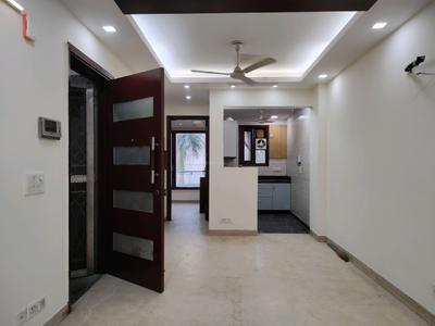 Living Room Image of 1050 Sq.ft 3 BHK Apartment / Flat for sale in RWA Saket Block J, Saket New Delhi for Rs. 35000000