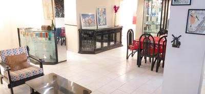 Living Room Image of 1356 Sq.ft 3.5 BHK Apartment / Flat for sale in Andheri West Mumbai for Rs. 54000000
