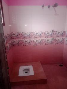 Bathroom Image of 1000 Sq.ft 1 BHK Builder Floor for rent in Annai Sathya Nagar Thanjavur for Rs. 7000
