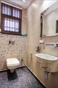 Bathroom Image of 4500 Sq.ft 7 BHK Independent House for sale in DLF City Phase 1, DLF Phase 1 Gurgaon for Rs. 240000000