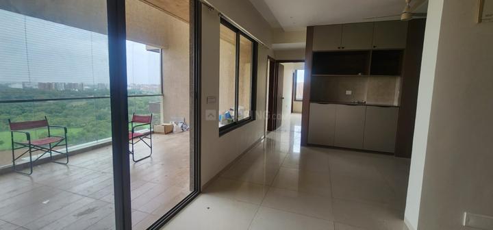 Shivalay Sky Elegante Main Image 1