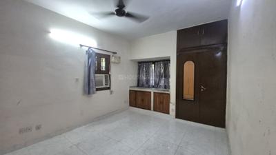 Bedroom Image of 1750 Sq.ft 3 BHK Apartment / Flat for rent in Vasant Kunj New Delhi for Rs. 85000