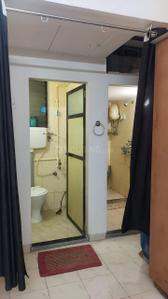 Bathroom Image of 275 Sq.ft 1 RK Apartment / Flat for rent in Prabhadevi Mumbai for Rs. 28000