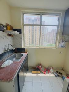 Kitchen Image of 1000 Sq.ft 2.5 BHK Apartment / Flat for rent in Amrapali Silicon City, Sector 76 Noida for Rs. 30000