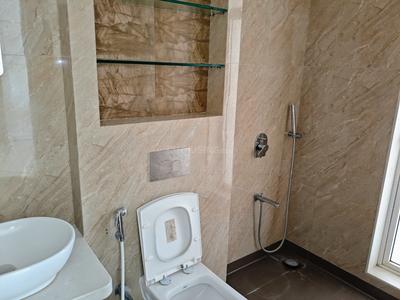 Bathroom Image of 912 Sq.ft 2 BHK Apartment / Flat for sale in Matunga East Mumbai for Rs. 35000000
