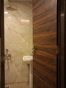 Bedroom Two Image of 1100 Sq.ft 2 BHK Apartment / Flat for sale in Trinity Provica Dream Valley, Sector 72 Noida for Rs. 5400000