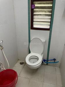 Bathroom Image of 2400 Sq.ft 4 BHK Apartment / Flat for rent in SRI HARI BUILDERS Trustpuram, Kodambakkam Chennai for Rs. 100000