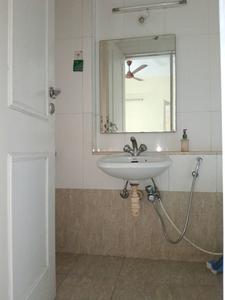 Common Bathroom Image of 550 Sq.ft 1 BHK Apartment / Flat for rent in Hiranandani Solitaire B, Hiranandani Estate Thane for Rs. 29000