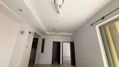 Living Room Image of 970 Sq.ft 3 BHK Apartment / Flat for sale in Prateek Grand City, Siddharth Vihar Ghaziabad for Rs. 8600000