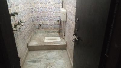 Bathroom Image of 500 Sq.ft 1 BHK Independent House for rent in Hastsal New Delhi for Rs. 5000
