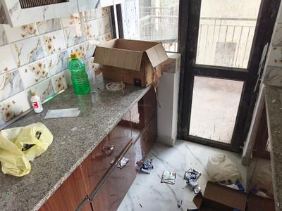 Kitchen Image of 1342 Sq.ft 2.5 BHK Studio for rent in RG Luxury Homes Tower A F And M, Noida Extension Greater Noida for Rs. 23000