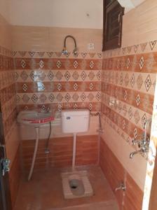 Common Bathroom Image of 715 Sq.ft 2 BHK Apartment / Flat for sale in Govindpuram Ghaziabad for Rs. 2400000