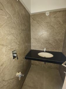 Bathroom Image of 650 Sq.ft 1 BHK Apartment / Flat for rent in Santacruz East Mumbai for Rs. 55000