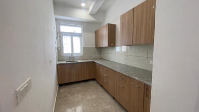 Kitchen Image of 2800 Sq.ft 4 BHK Builder Floor for sale in SS Linden Residential Floors, Sector 84 Gurgaon for Rs. 29000000