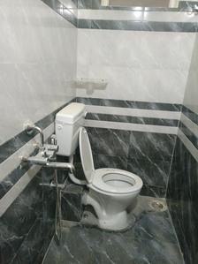Common Bathroom Image of 1100 Sq.ft 2 BHK Apartment / Flat for rent in Sanath Nagar Hyderabad for Rs. 24000