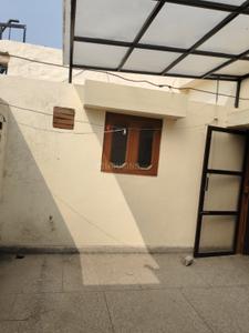 Balcony Image of 900 Sq.ft 2 BHK Builder Floor for rent in Sector 35 Chandigarh for Rs. 16000