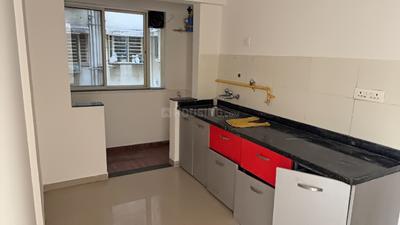 Kitchen Image of 980 Sq.ft 2 BHK Apartment / Flat for rent in Vascon Vista Phase 2, Indira Nagar Nashik for Rs. 15000