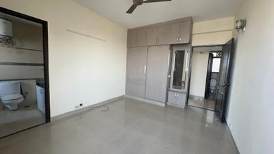 Bedroom Image of 1190 Sq.ft 3 BHK Apartment / Flat for sale in Unitech Uniworld Gardens 2, Sector 47 Gurgaon for Rs. 20000000