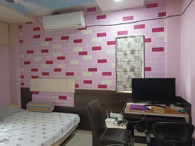 Bedroom Image of 1600 Sq.ft 3 BHK Apartment / Flat for rent in Shivaji Nagar Pune for Rs. 80000