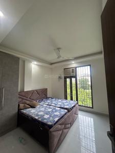 Bedroom Image of 410 Sq.ft 1 RK Builder Floor for rent in Freedom Fighters Enclave New Delhi for Rs. 11000