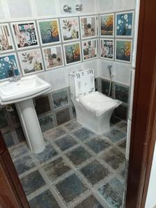 Bathroom Image of 1890 Sq.ft 3 BHK Apartment / Flat for rent in Resizone Residency, Chironwali Dehradun for Rs. 30000