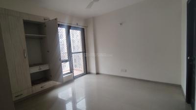 Bedroom Image of 1800 Sq.ft 4 BHK Apartment / Flat for rent in Logix Blossom County, Sector 137 Noida for Rs. 46000
