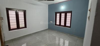 Bedroom Image of 1300 Sq.ft 2 BHK Builder Floor for rent in Pazhavangadi Thiruvananthapuram for Rs. 25000