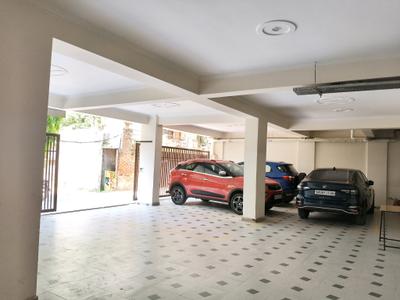 Car Garage Image of 1200 Sq.ft 3 BHK Builder Floor for rent in Sector 14 Gurgaon for Rs. 50000