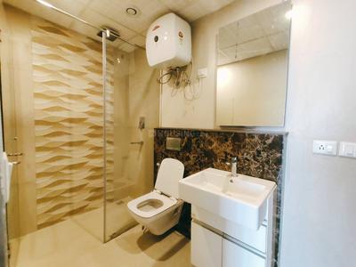 Bathroom Image of 1380 Sq.ft 2 BHK Apartment / Flat for rent in Supertech Supernova, Sector 94 Noida for Rs. 52000