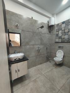Bathroom Image of 2700 Sq.ft 4 BHK Independent House for rent in Pipliyahana Indore for Rs. 50000