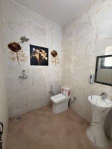 Bathroom Image of 1350 Sq.ft 3 BHK Builder Floor for sale in Peer Muchalla Zirakpur for Rs. 6800000