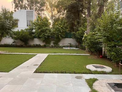 Image of 9000 Sq.ft 4 BHK Farm House for sale in Sainik Farm, New Delhi for Rs. 85000000
