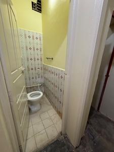 Bathroom Image of 1000 Sq.ft 2 BHK Independent House for rent in Shankarapuram Bengaluru for Rs. 25000
