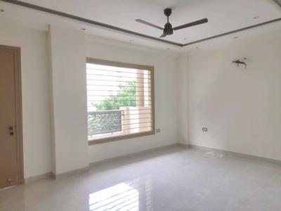 Living Room Image of 2800 Sq.ft 4 BHK Builder Floor for sale in RR Diamond Floors, Green Field Colony Faridabad for Rs. 27100000