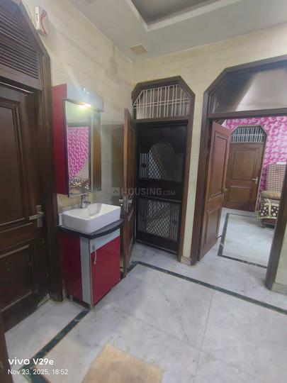 Block 6A, Ramesh Nagar Bedroom 1