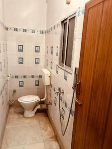 Bathroom Image of 950 Sq.ft 2 BHK Apartment / Flat for sale in Garfa Kolkata for Rs. 5800000