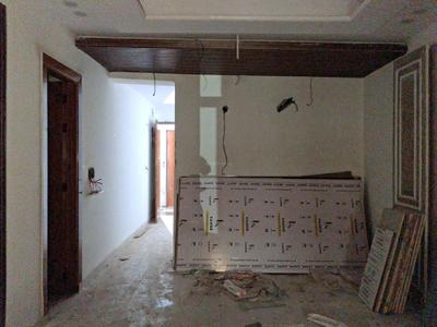 Living Room Image of 1050 Sq.ft 2 BHK Apartment / Flat for sale in DM Infra, Sector 102 Noida for Rs. 4100000