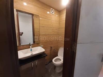 Bathroom Image of 1000 Sq.ft 2 BHK Builder Floor for rent in Preet Vihar New Delhi for Rs. 27000