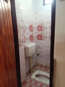 Bathroom Image of 700 Sq.ft 2 BHK Apartment / Flat for rent in Sector 87 Noida for Rs. 15000