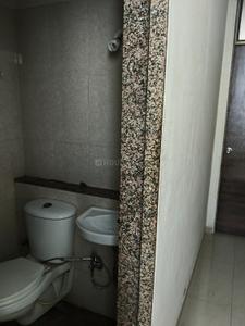 Bathroom Image of 1000 Sq.ft 3 BHK Apartment / Flat for rent in Sushrut Saujanya, Amraiwadi Ahmedabad for Rs. 22500