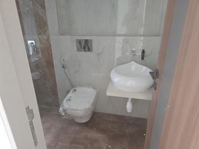 Bathroom Image of 1950 Sq.ft 4 BHK Apartment / Flat for sale in Mohar The Luxe Towers Building I And J, Gokhalenagar Pune for Rs. 31000000