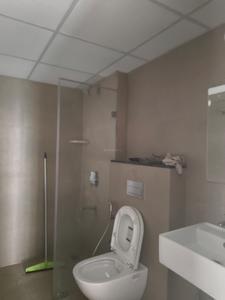 Common Bathroom Image of 1500 Sq.ft 3 BHK Apartment / Flat for rent in Runwal The Central Park, Chinchwad Pune for Rs. 45000