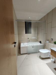 Bathroom Image of 2400 Sq.ft 4 BHK Apartment / Flat for sale in Shivaji Nagar Pune for Rs. 51100000