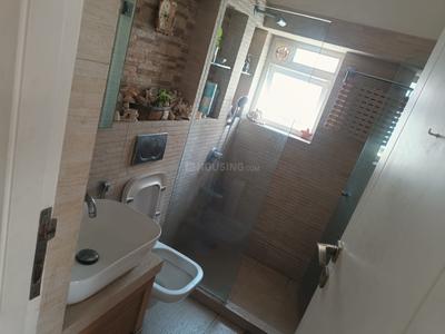 Bathroom Image of 1005 Sq.ft 2 BHK Apartment / Flat for sale in Cumballa Hill Mumbai for Rs. 56000000