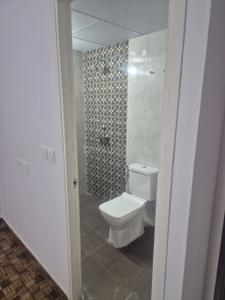 Bathroom Image of 650 Sq.ft 2 BHK Apartment / Flat for rent in Alcove New Kolkata Sangam, Serampore Hooghly for Rs. 14000