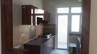 Kitchen Image of 1700 Sq.ft 3 BHK Apartment / Flat for sale in Amrapali Heartbeat City IV, Sector 107 Noida for Rs. 19085000