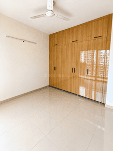 Bedroom Image of 955 Sq.ft 3 BHK Apartment / Flat for rent in Mahagun Mywoods Phase 3, Noida Extension Greater Noida for Rs. 22000