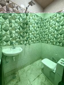Bathroom Image of 1080 Sq.ft 3 BHK Apartment / Flat for sale in Govindpuram Ghaziabad for Rs. 4150000