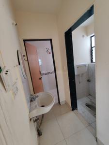 Bathroom Image of 1000 Sq.ft 2 BHK Apartment / Flat for rent in Runal Deepmala Apartment, Pimple Saudagar Pune for Rs. 26000